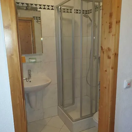 Inn Landgasthof Brunnenwirt Zum Meenzer *