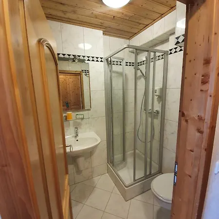 Inn Landgasthof Brunnenwirt Zum Meenzer *